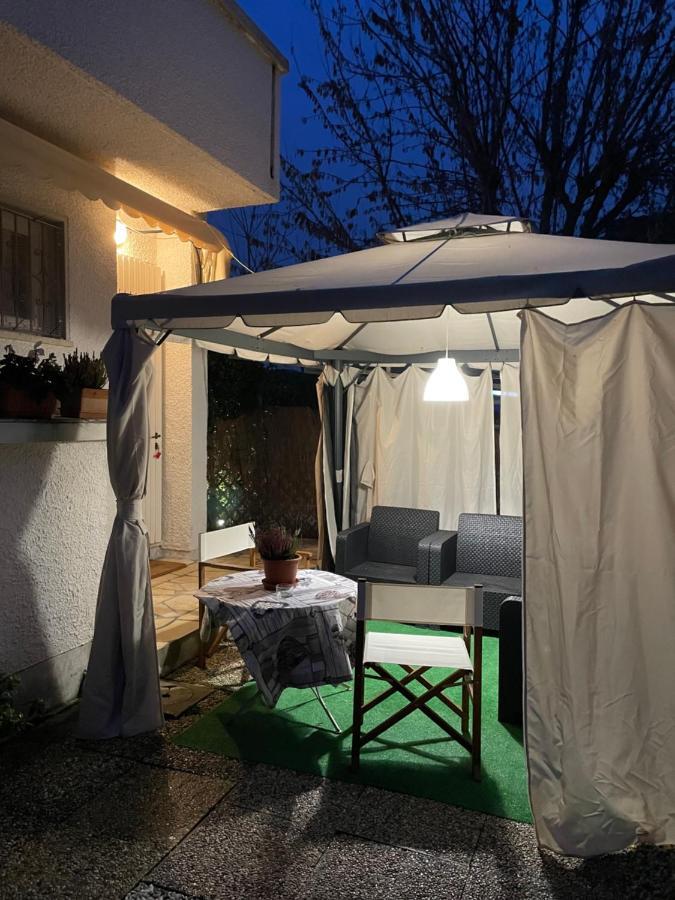 Claudia Nel Cuore Di Forte Dei Marmi Ngoại thất bức ảnh
